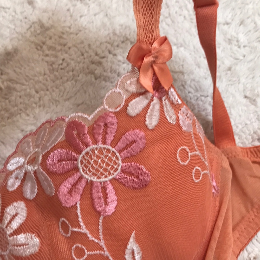 Gorgeous Victoria’s Secret brand new bra and panty - Picture 2 of 6